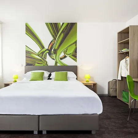 Ibis Styles - Neheim מלון ארנסברג