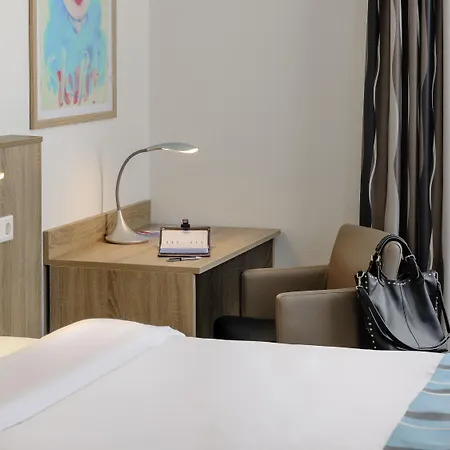 מלון Ibis Styles - Neheim 3*